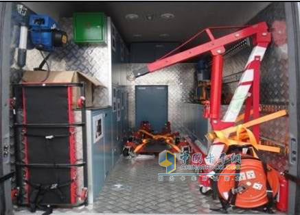 “超級大扳手”助力全國市場(chǎng)--聯(lián)合卡車(chē)“流動(dòng)服務(wù)站”正