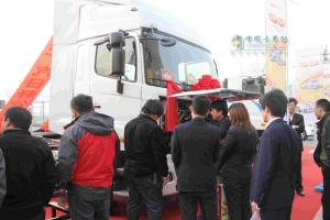 2011廣汽日野全國品牌推薦會(huì )北京站用戶(hù)試乘