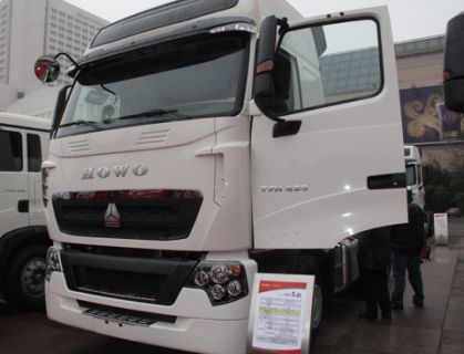 中國重汽 HOWO-T7H 430馬力 牽引車(chē)