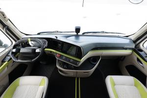 東風(fēng)柳汽乘龍 H5V 282kwh 6x4 充換電一體牽引車(chē)