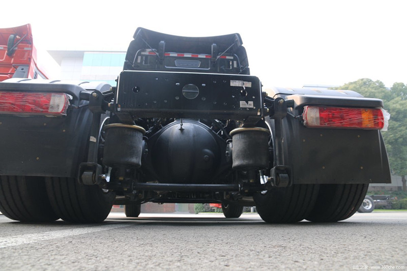 一汽解放 J6P重卡 領(lǐng)航版 460馬力 4X2 國五牽引車(chē)(CA4180P66K24E5)