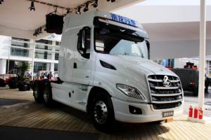 東風(fēng)柳汽 乘龍T7重卡 520馬力 6X4 國五牽引車(chē)(LZ4251T7DB)