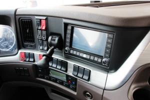 東風(fēng)柳汽 乘龍T7重卡 520馬力 6X4 國五牽引車(chē)(LZ4251T7DB)