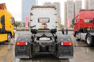 東風(fēng)柳汽 乘龍T7重卡 550馬力 6X4 國五長(cháng)頭牽引車(chē)(16擋)(LZ4251T7DB)