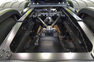 一汽解放 J7重卡 550馬力 6×4 國六 智能牽引車(chē) 