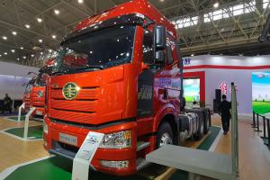 一汽解放 新J6P 550馬力 6×4 國六 領(lǐng)航版2.0新四季款牽引車(chē)