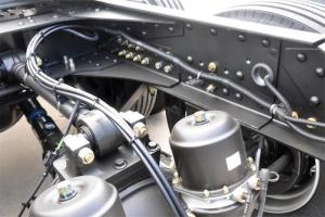 陜汽重卡 德龍新M3000 輕量化版 375馬力 6X4 國五牽引車(chē)(SX4250MB4)
