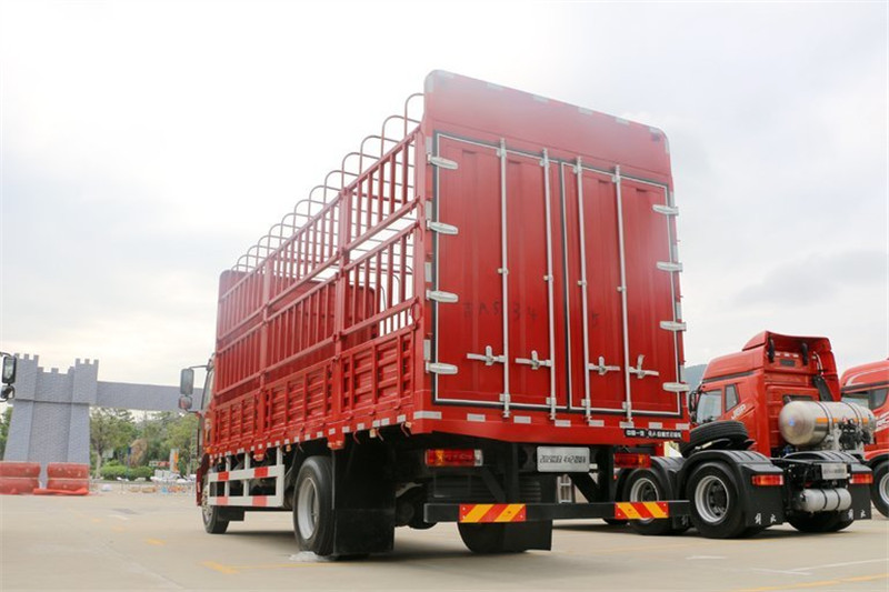 一汽解放 J6L中卡 2019款 質(zhì)惠版 220馬力 4X2 6.75米倉柵載貨車(chē)(國六)(CA5180CCYP62K1L4E6)