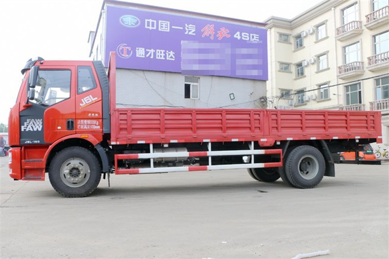 一汽解放 J6L中卡 2018款 質(zhì)惠版 180馬力 4X2 6.75米 國五欄板載貨車(chē)(CA1180P62K1L4E5)