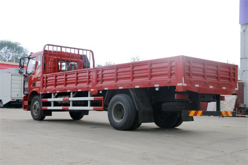 一汽解放 J6L中卡 2018款 質(zhì)惠版 180馬力 4X2 6.75米 國五欄板載貨車(chē)(CA1180P62K1L4E5)