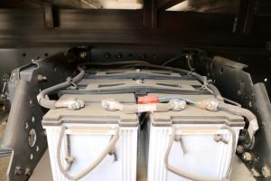 一汽解放 J6M重卡 280馬力 6X2 9.35米 京五廂式載貨車(chē)(CA5250XXYP63K1L6T3E5)