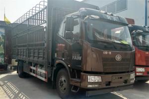 一汽解放 J6L中卡 220馬力 4X2 6.75米 國五倉柵式載貨車(chē)(CA5180CCYP62K1L4E5)