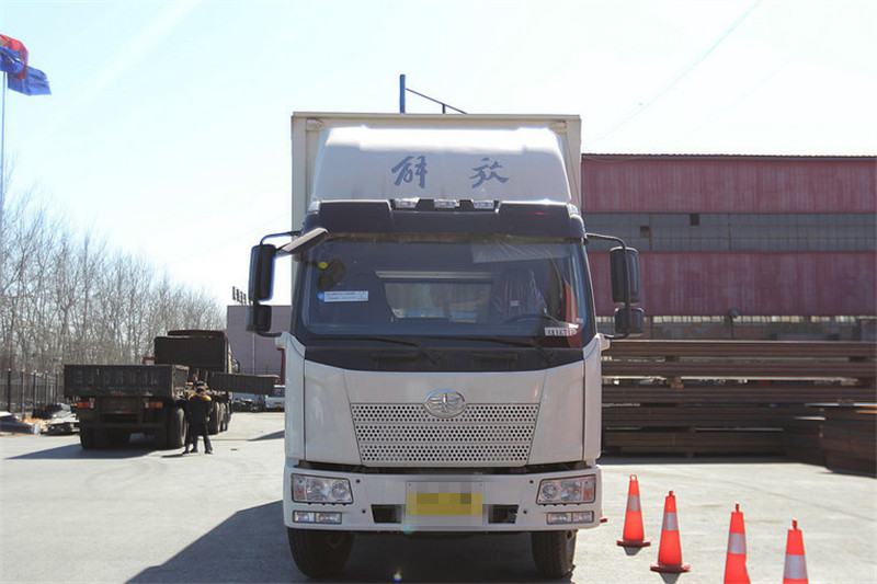 一汽解放 J6L中卡 標載型 220馬力 8.7米 國五廂式載貨車(chē)(CA5250XXYP62K1L7T3E5)