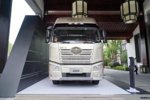 一汽解放 新J6P重卡 榮耀版 550馬力 4X2 國五牽引車(chē)(CA4180P66K24AE5)