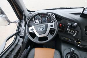 一汽解放 新J6P重卡 領(lǐng)航版 四季款 550馬力 6X4 國五牽引車(chē)(CA4250P66K25T1A1E5)