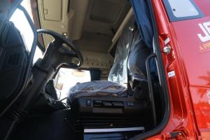 一汽解放 新J6P重卡 質(zhì)惠版2.0 420馬力 6X4 國五牽引車(chē)(CA4250P66K24T1A1E5)