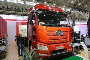一汽解放 新J6P重卡 質(zhì)惠版2.0 440馬力 6X4 國六LNG牽引車(chē)(CA4250P66M25T1E6)