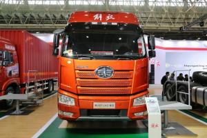 一汽解放 新J6P重卡 質(zhì)惠版2.0 440馬力 6X4 國六LNG牽引車(chē)(CA4250P66M25T1E6)