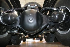 一汽解放 新J6P重卡 質(zhì)惠版2.0 440馬力 6X4 國六LNG牽引車(chē)(CA4250P66M25T1E6)