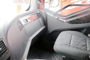 一汽解放 新J6P重卡 420馬力 6X4 國六LNG牽引車(chē)(CA4250P66M25T1E6)