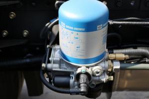 一汽解放 新J6P重卡 質(zhì)惠版2.0高寒款 420馬力 6X4 國五牽引車(chē)(CA4250P66K24T1A1E5)