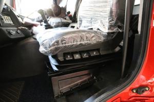 一汽解放 新J6P重卡 領(lǐng)航標載版 新疆款 500馬力 6X4 國五牽引車(chē)(CA4250P66K25T1A1E5)