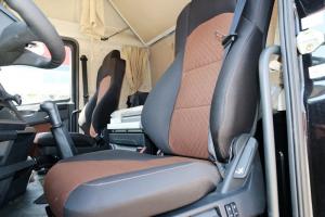 一汽解放 J7重卡 500馬力 6X4 國五牽引車(chē)(黑色款)(CA4250P77K25T1E5)