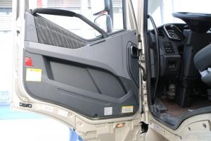 一汽解放 新J6P重卡 榮耀版 550馬力 6X4 國五牽引車(chē)(CA4250P66K24T1A4E5)