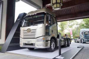 一汽解放 新J6P重卡 領(lǐng)航標載版 新疆款 550馬力 6X4 國五牽引車(chē)(CA4250P66K25T1A2E5)