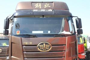 一汽解放 新J6P重卡 領(lǐng)航版 北方款 550馬力 6X4 國五牽引車(chē)(CA4250P66K25T1A2E5)