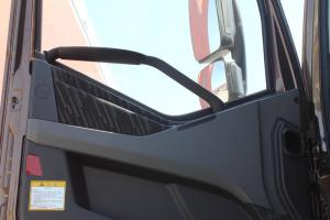 一汽解放 新J6P重卡 領(lǐng)航版 北方款 550馬力 6X4 國五牽引車(chē)(CA4250P66K25T1A2E5)