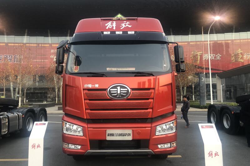 一汽解放 新J6P重卡 420馬力 6×4 國五 質(zhì)惠版2.0危險品牽引車(chē)（CA4250P66T24KT1E5Z）
