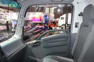 慶鈴 五十鈴700P系列中卡 190馬力 7米 國五單排載貨車(chē)底盤(pán)(QL1100A8PAY)