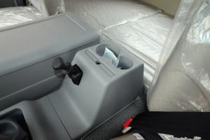 東風(fēng)商用車(chē) 天龍重卡 220馬力 4X2 9.6米 國五廂式載貨車(chē)底盤(pán)(DFH5180XXYB1)