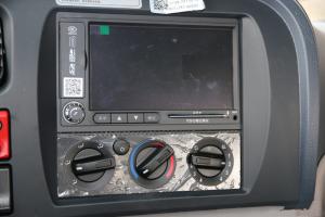 東風(fēng)商用車(chē) 天龍重卡 220馬力 4X2 9.6米 國五廂式載貨車(chē)底盤(pán)(DFH5180XXYB1)