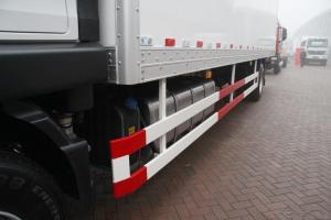 中國重汽 汕德卡SITRAK C5H重卡 310馬力 9.6米廂式 國五載貨車(chē)(ZZ5186XXYN711GE1)