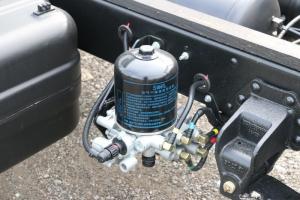 時(shí)代汽車(chē) 領(lǐng)航 143馬力 4.2米 國五 單排欄板輕卡載貨車(chē)(BJ1043V9JBA-BG)