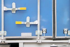 飛碟奧馳 V6系列 170馬力 4.15米 國五 單排廂式輕卡載貨車(chē)(FD5043XXYW63K5-1)