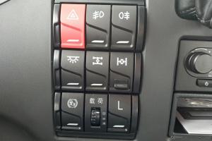 一汽解放 新J6P重卡 質(zhì)惠版 2020款 420馬力 6X4 國五 AMT自動(dòng)擋牽引車(chē)(CA4250P66K24T1A1E5)