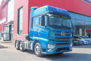 一汽解放 J7重卡 550馬力 6X4 國五 牽引車(chē)(海天藍)(CA4250P77K25T1E5)