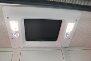一汽解放 J7重卡 550馬力 6X4 國五 牽引車(chē)(海天藍)(CA4250P77K25T1E5)