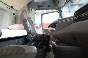 一汽凌源 滬尊S200 先鋒版 500馬力 6×4 國五牽引車(chē)（CAL4253C4F4E5）