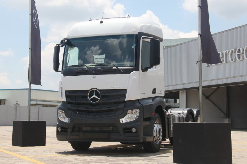 奔馳 新Actros重卡 450馬力 6X2 國五 公路牽引車(chē)(型號2645 LSDNA)