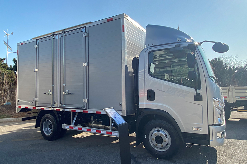 一汽解放輕卡 領(lǐng)途-ISF2.8 150馬力 4×2 國六 中體鋁合金廂式車(chē) 