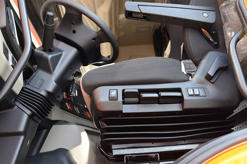 大運重卡 N9H AMT 510馬力 6×4 國六 牽引車(chē)（CGC4250D6FCCH）