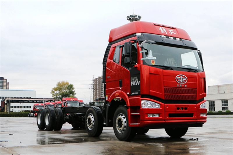 一汽解放 J6P重卡 復合型 420馬力 8X4 9.5米 國五欄板載貨車(chē)(CA1310P66K2L7T4E5)