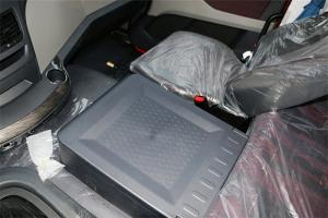 一汽解放 J6P重卡 領(lǐng)航版 420馬力 8X4 9.4米 國四欄板載貨車(chē)(CA1310P66K24L7T4E4)