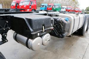 一汽解放 J6P重卡 復合型 390馬力 8X4 9.5米 國五欄板載貨車(chē)(CA1310P66K2L7T4E5)