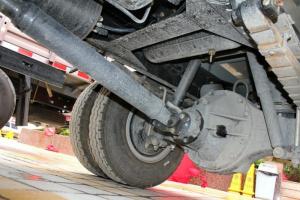 中國重汽HOWO 悍將 87馬力 3.7米 4X2 國五單排倉柵式輕卡(ZZ5047CCYC2813E145)