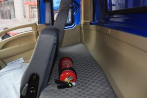 中國重汽HOWO 悍將 95馬力 3.8米 4X2 國五排半廂式輕卡(ZZ5047XXYF3315E145)